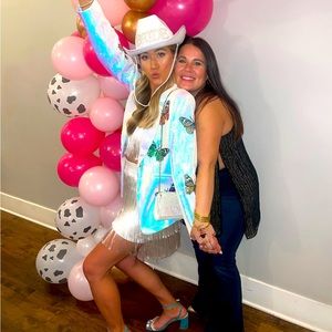 Meet your Posher, Elizabeth